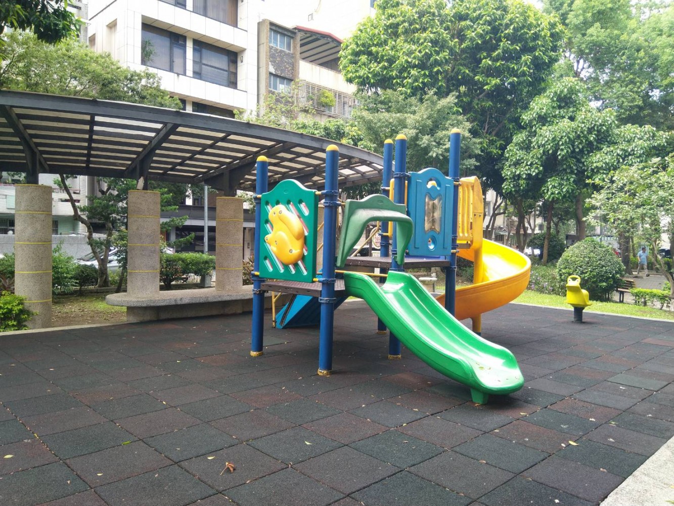 民榮公園組合遊具.jpg