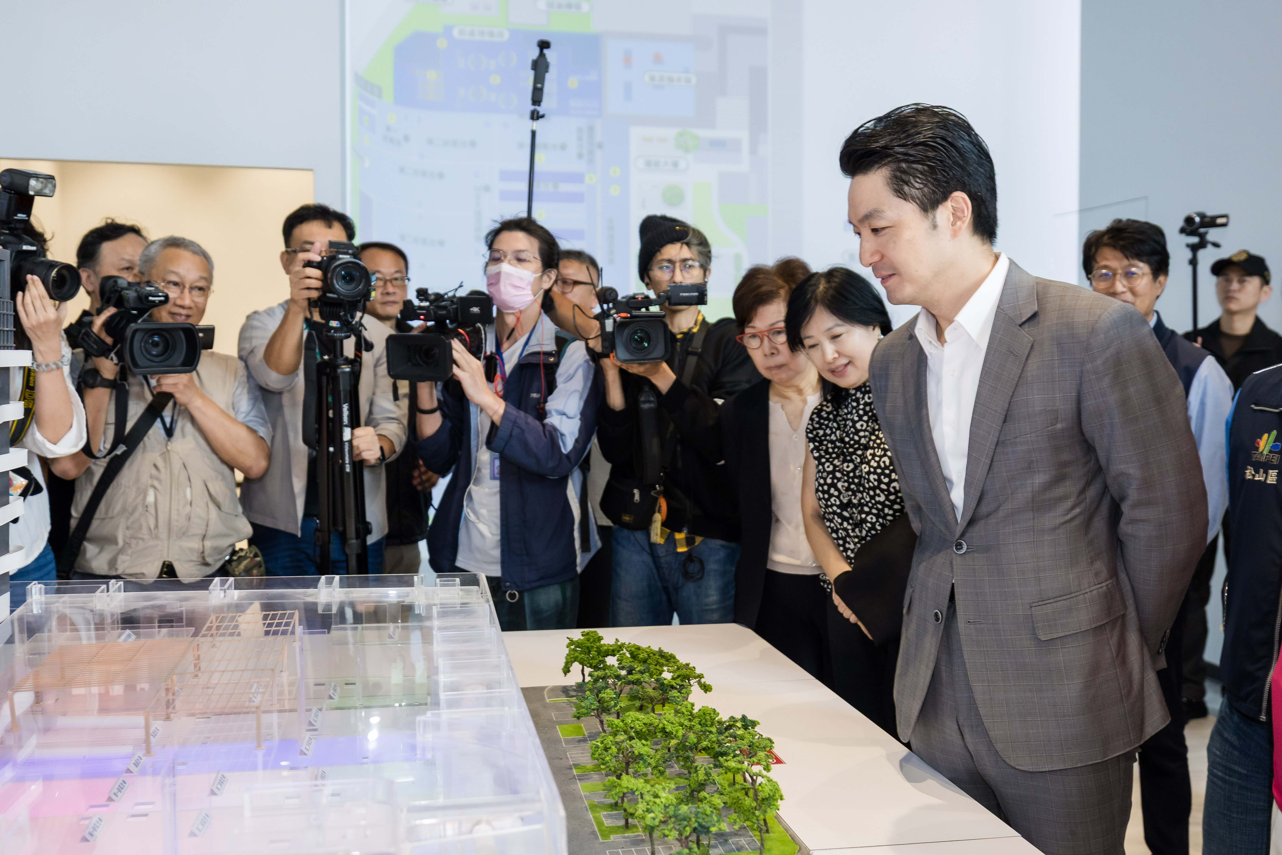 蔣萬安市長參訪1